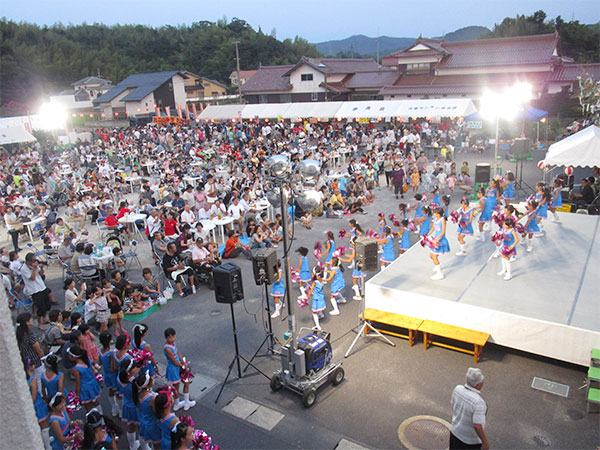 夏祭りの様子1