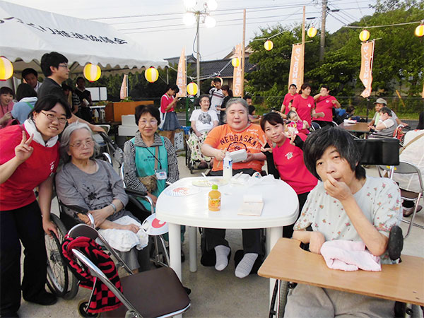 夏祭りの様子2