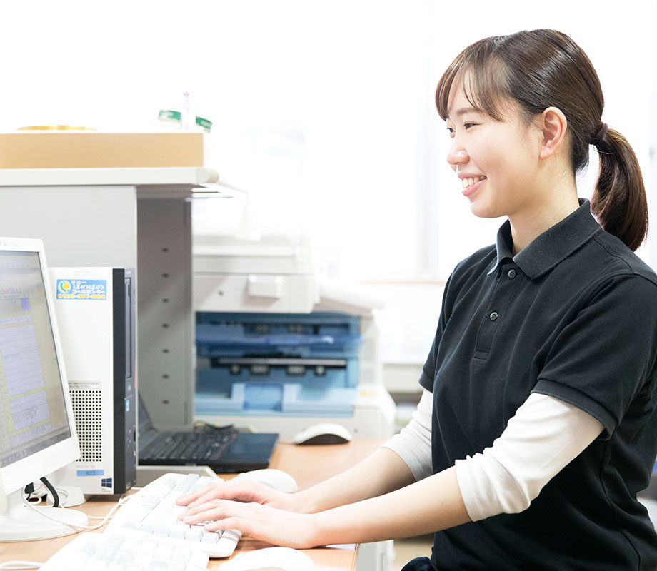 三島さんの業務の様子